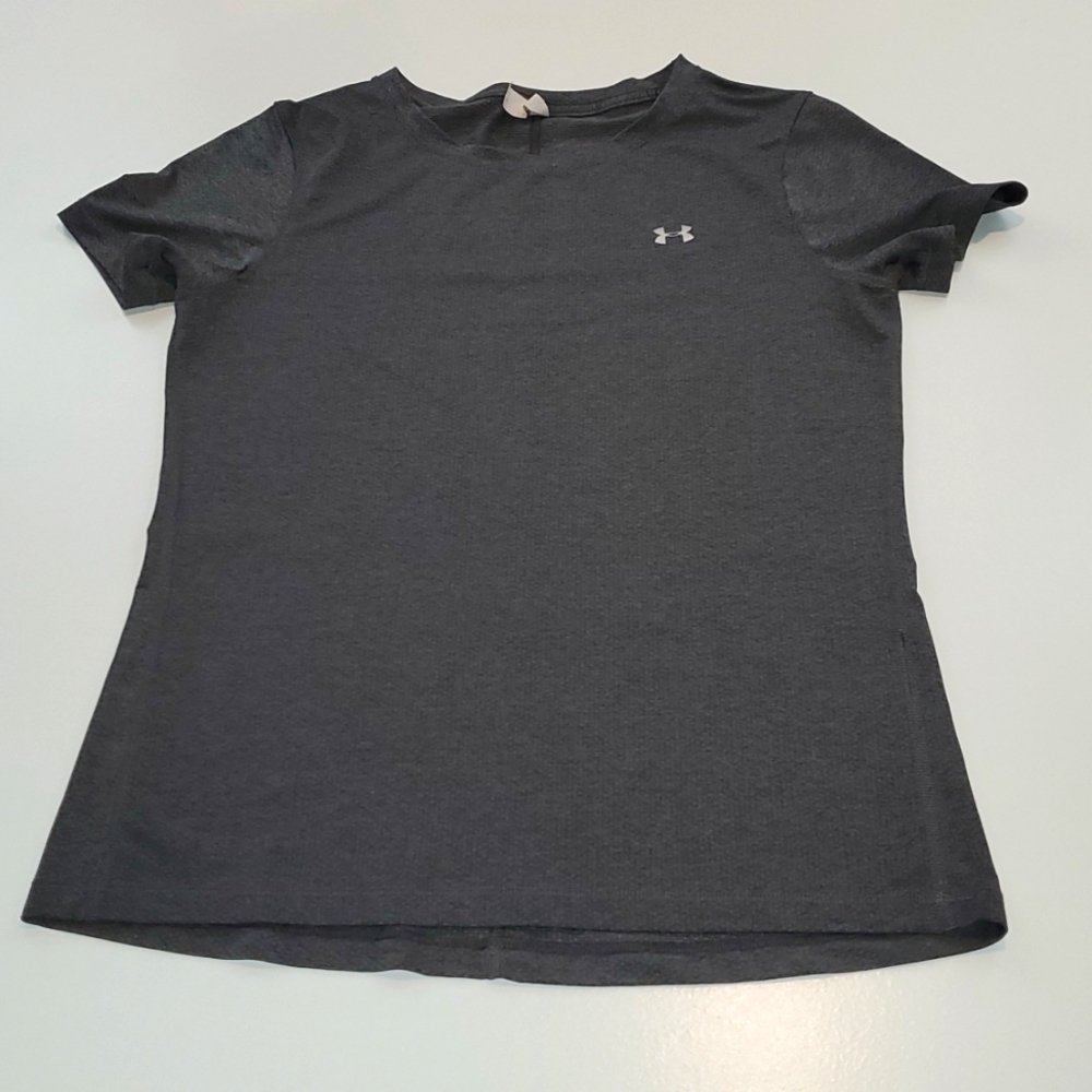Womens Under Armour shirt size small